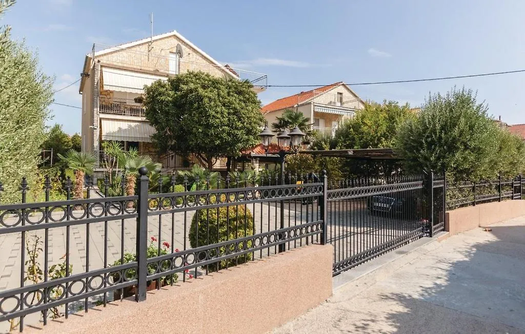 Apartments Robert Kastela Croatia
