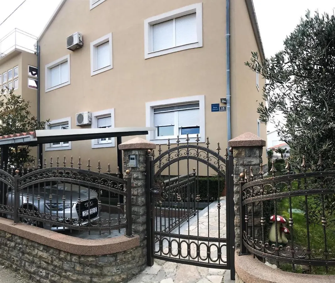 Apartments Robert Kastela Croatia
