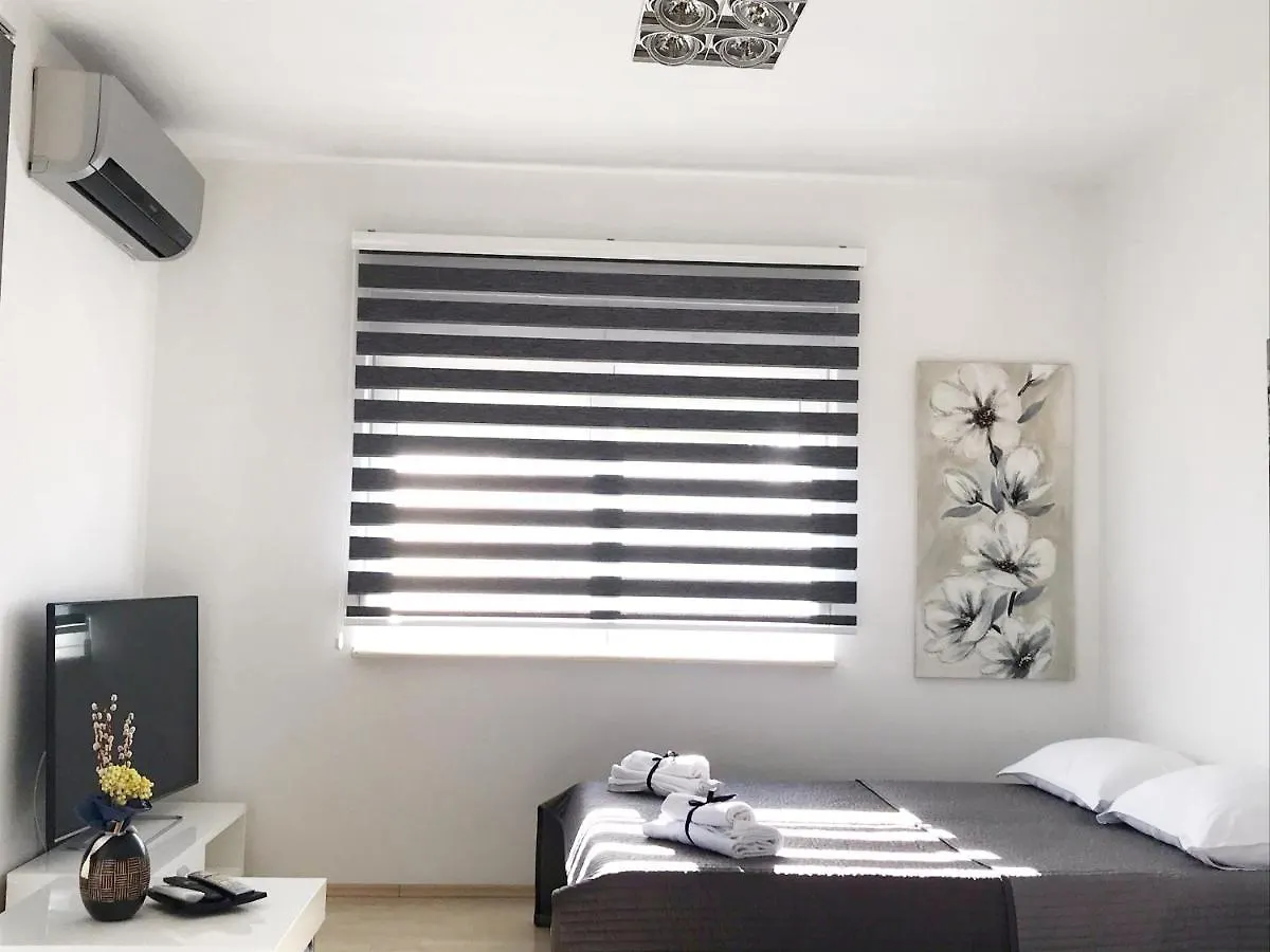 Apartments Robert Kastela Croatia